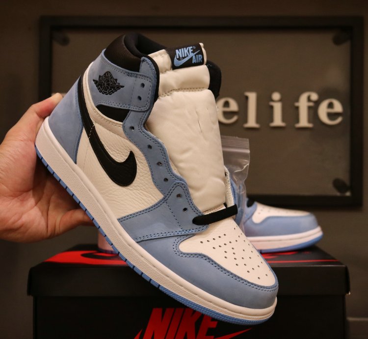 Air Jordan 1 Retro High OG 'University Blue' 575441-134