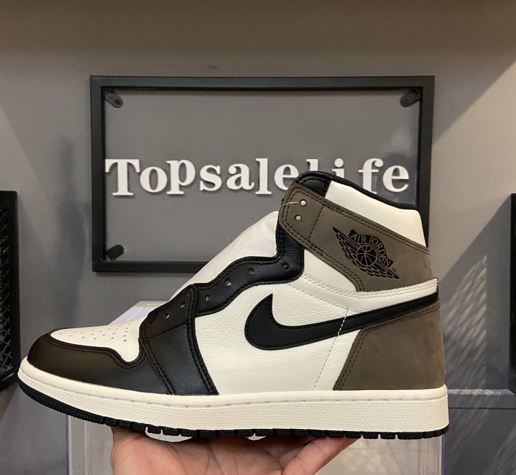 Travis Scott x Air Jordan 1 Retro High OG 'Mocha' CD4487-100