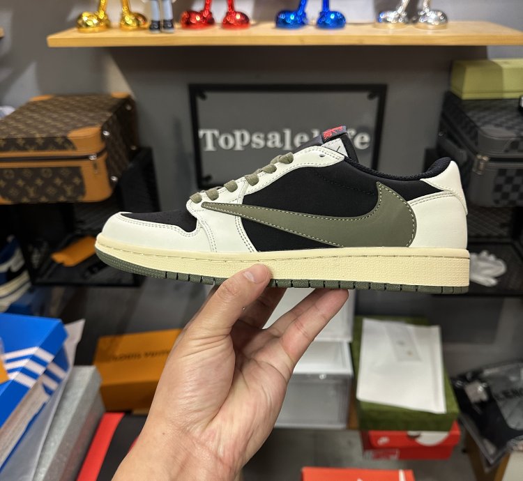 Travis Scott x Air Jordan 1 Low OG 'Olive' DZ4137-106