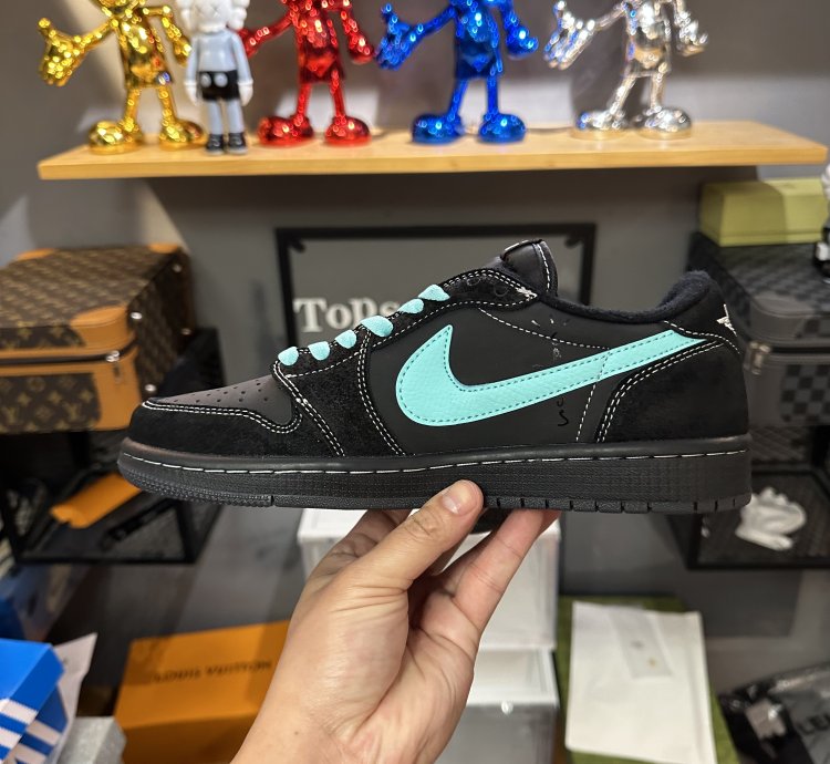 Travis Scott's Air Jordan 1 Low Dazzles With "Tiffany" Custom