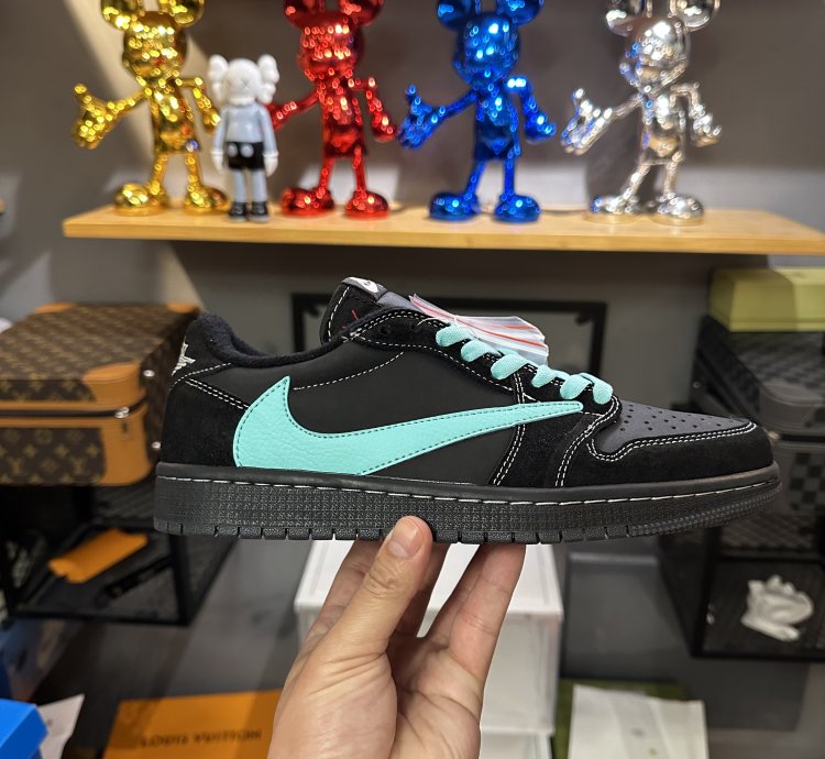 Travis Scott's Air Jordan 1 Low Dazzles With "Tiffany" Custom