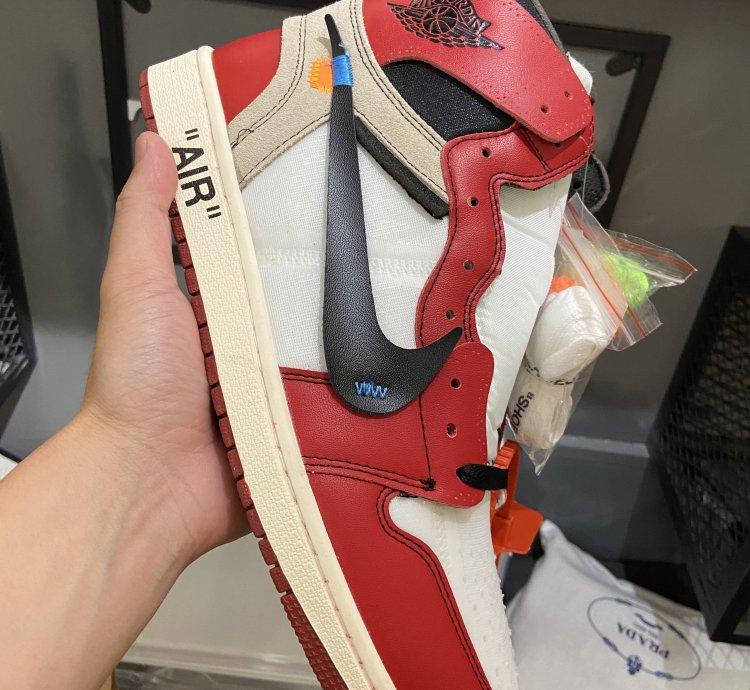 Off-White x Air Jordan 1 Retro High OG 'Chicago' AA3834-101