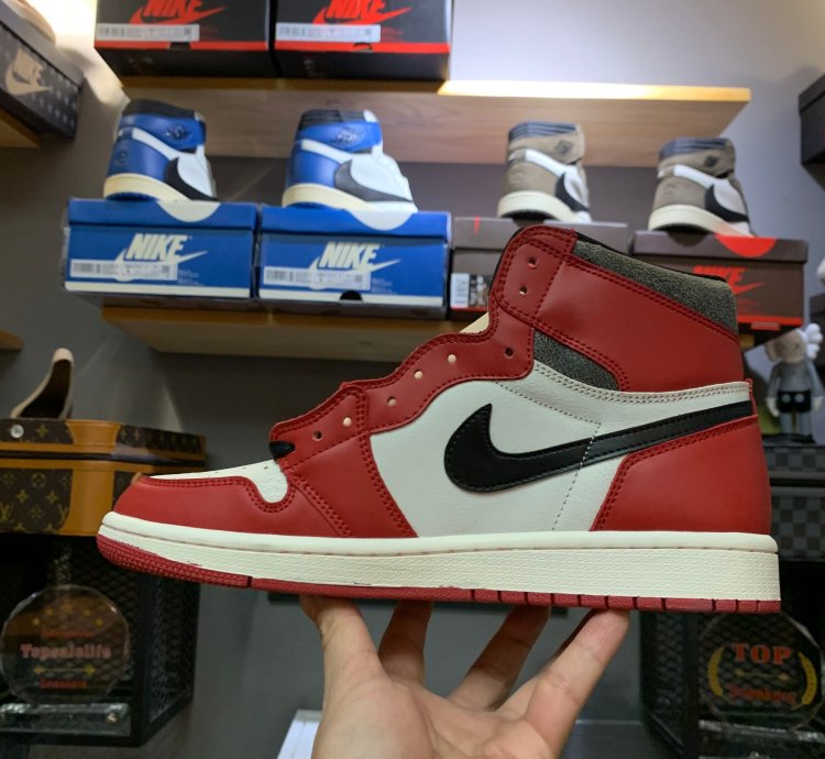 Air Jordan 1 Retro High OG 'Lost & Found' FD1437-612