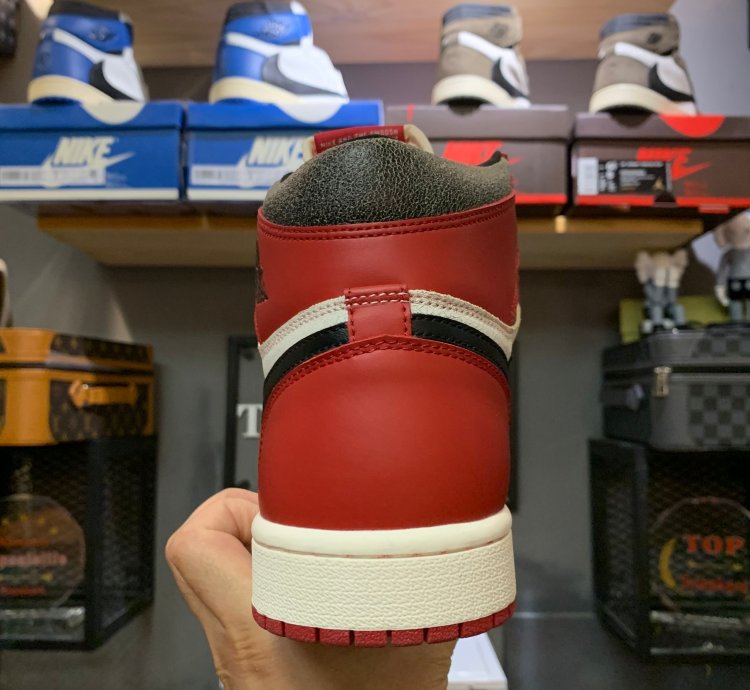 Air Jordan 1 Retro High OG 'Lost & Found' FD1437-612