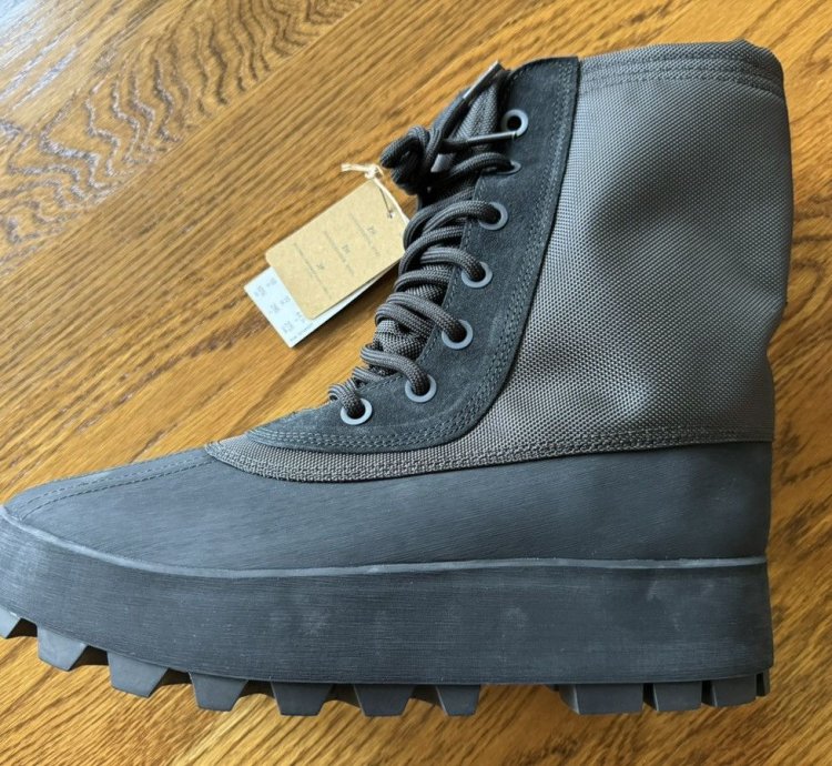 10 5 Yeezy 950 Boots Pirate Black Brand New