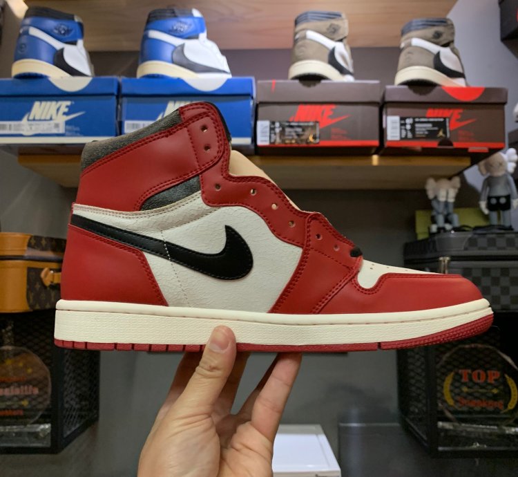 Air Jordan 1 Retro High OG 'Lost & Found' FD1437-612