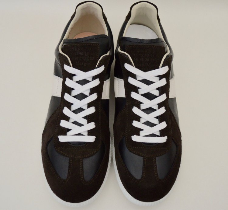 16 Black White GAT Sneakers