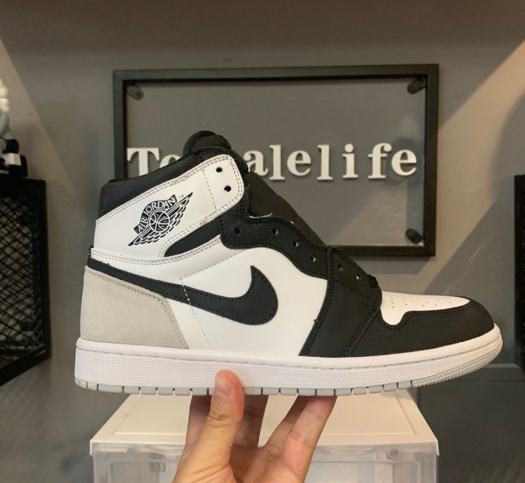 Air Jordan 1 Retro High OG 'Stage Haze' 555088-108