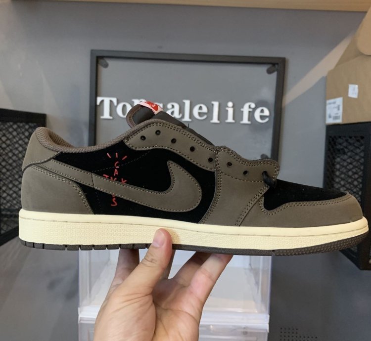 Travis Scott x Air Jordan 1 Low 'Mocha' CQ4277-001