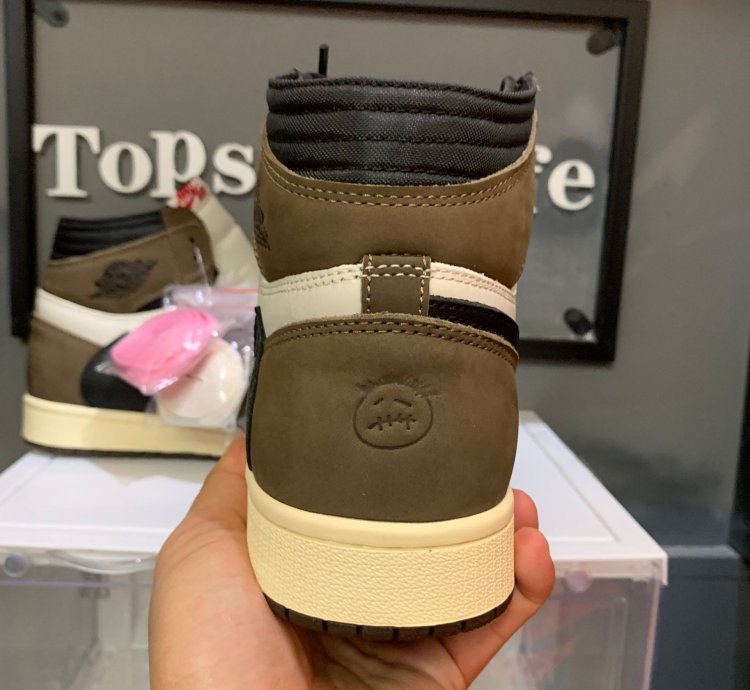 Travis Scott x Air Jordan 1 Retro High OG 'Mocha' CD4487-100