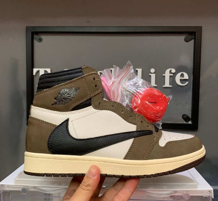 Travis Scott x Air Jordan 1 Retro High OG 'Mocha' CD4487-100