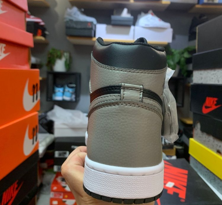 Air Jordan 1 Retro High OG 'Shadow 2.0' 555088-035