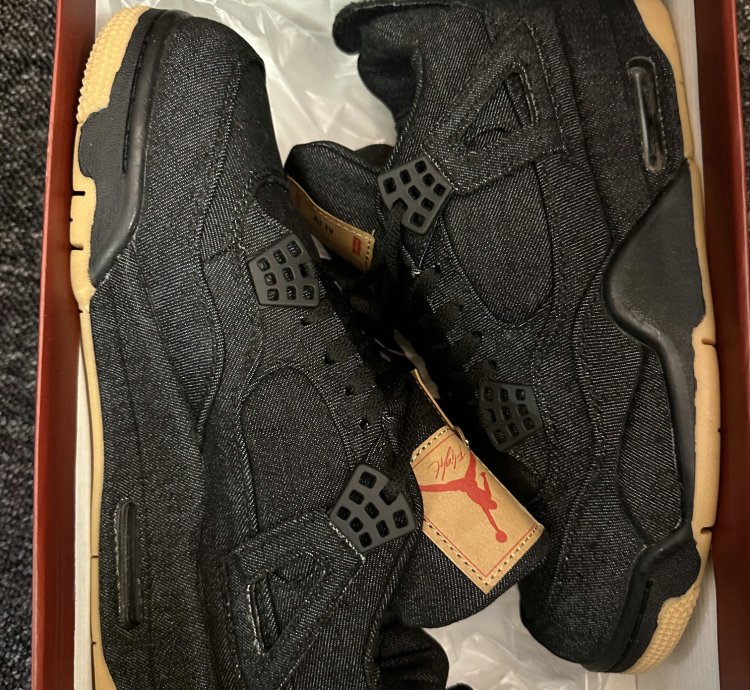 Jordan 4 Retro Levi's Black (GS) (Levi's Tag) AQ9103-001