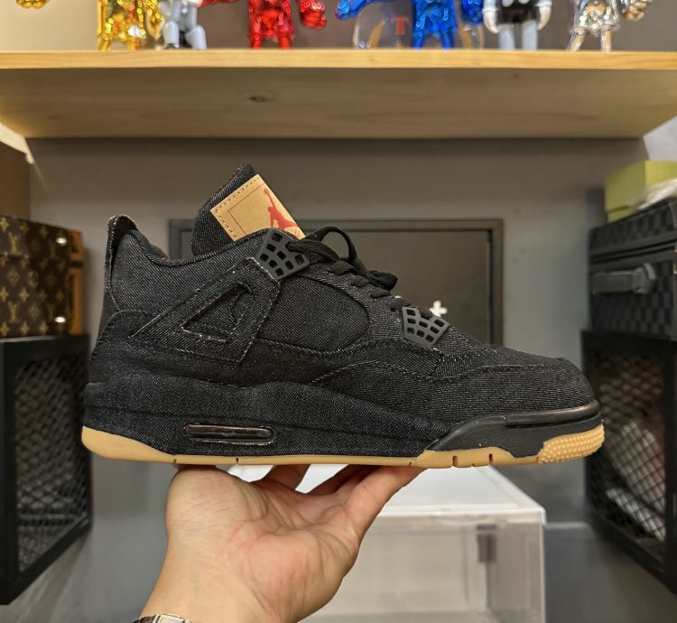 Jordan 4 Retro Levi's Black (GS) (Levi's Tag) AQ9103-001