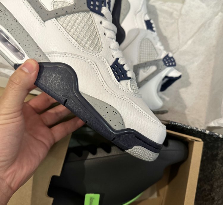 Jordan 4 Retro Midnight Navy DH6927-140