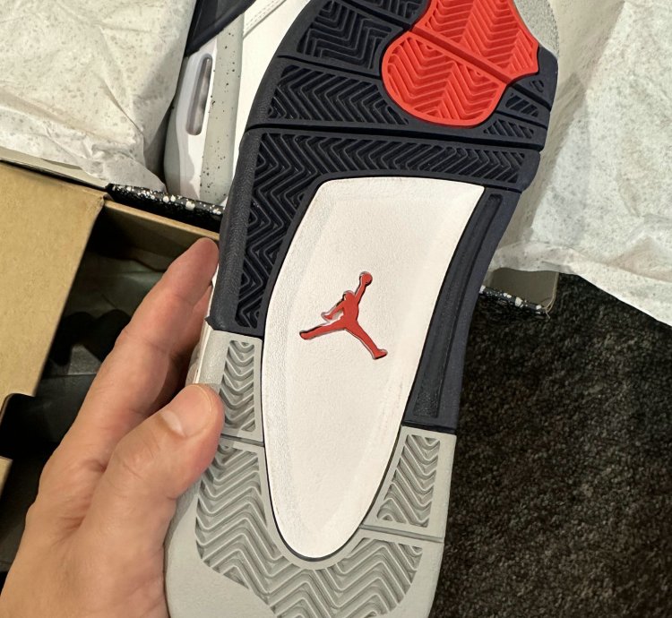 Jordan 4 Retro Midnight Navy DH6927-140