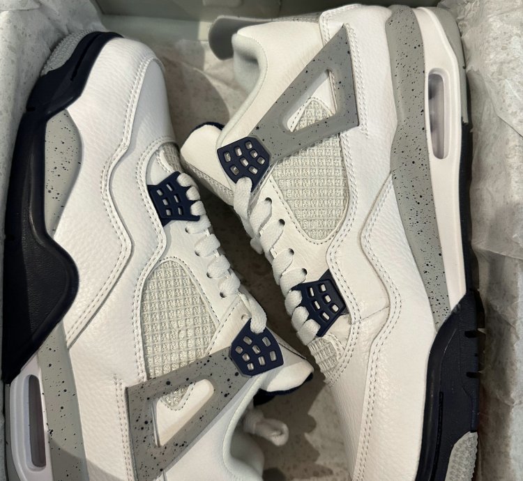 Jordan 4 Retro Midnight Navy DH6927-140