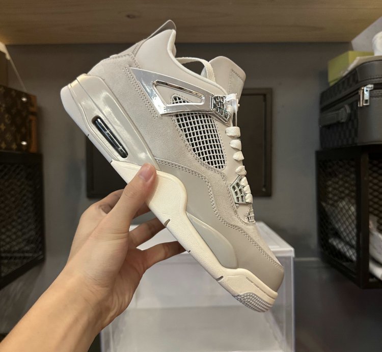 Jordan 4 Retro Frozen Moments (Women's) AQ9129-001