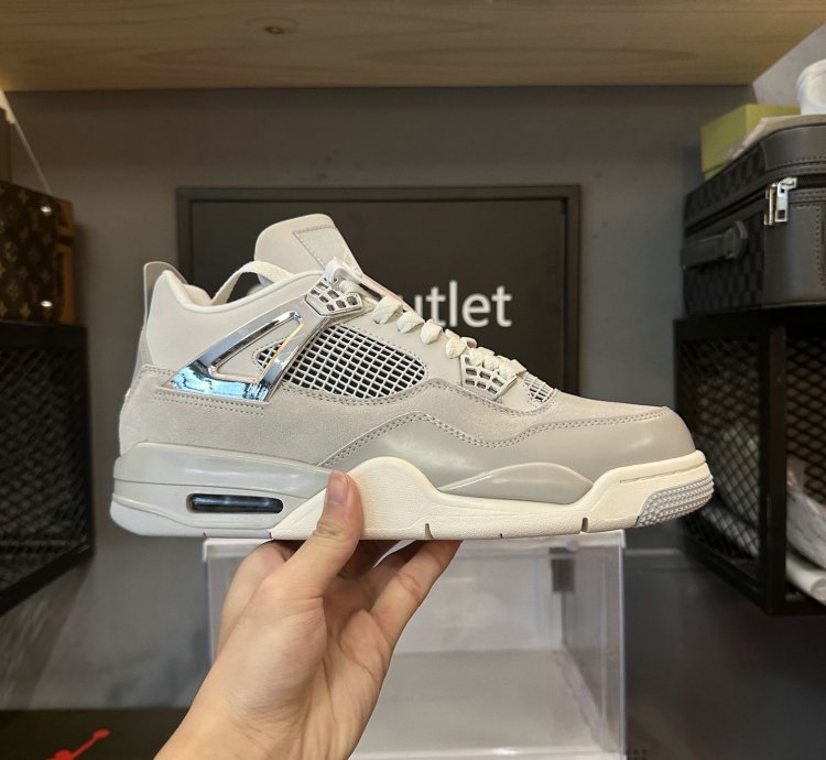 Jordan 4 Retro Frozen Moments (Women's) AQ9129-001