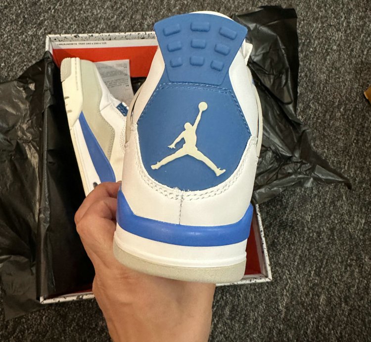 Air Jordan 4 Retro Military Blue (2012) 308497-105