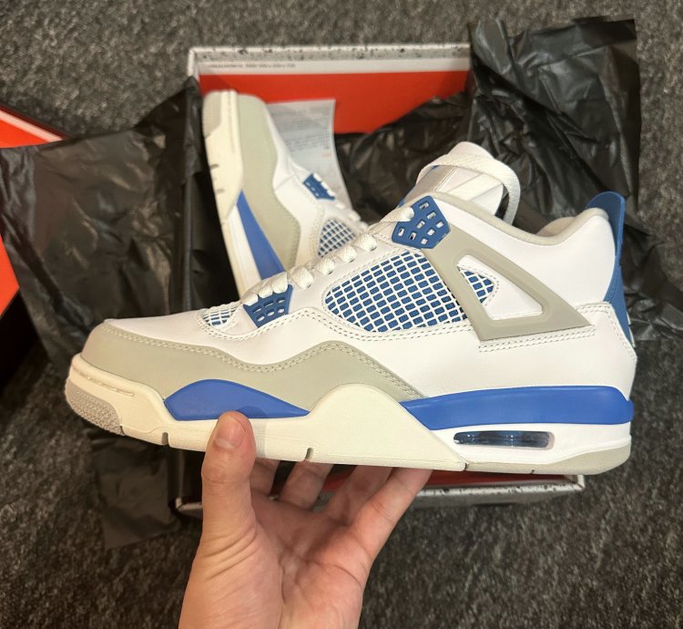 Air Jordan 4 Retro Military Blue (2012) 308497-105