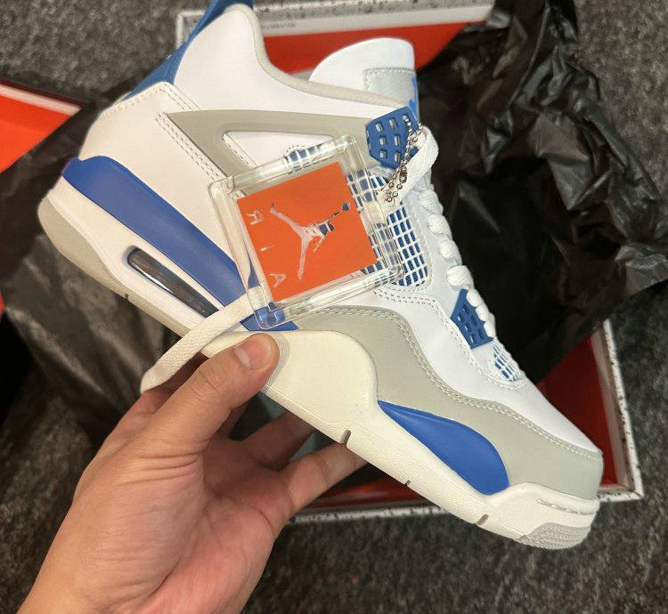 Air Jordan 4 Retro Military Blue (2012) 308497-105
