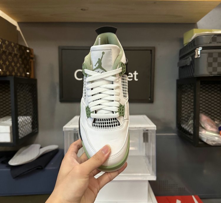 Jordan 4 Retro Seafoam (Women's) AQ9129-103