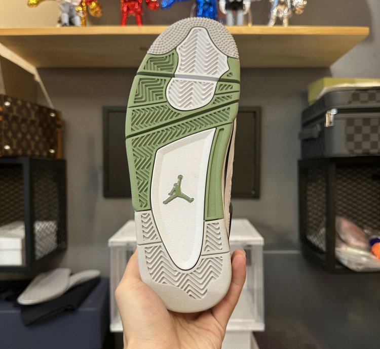 Jordan 4 Retro Seafoam (Women's) AQ9129-103