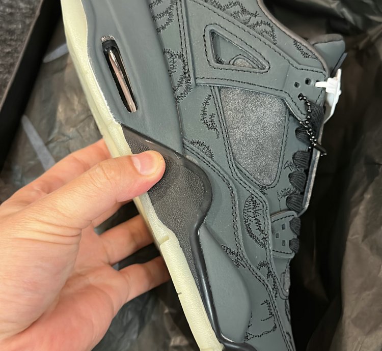 Jordan 4 Retro Kaws Black 930155-001
