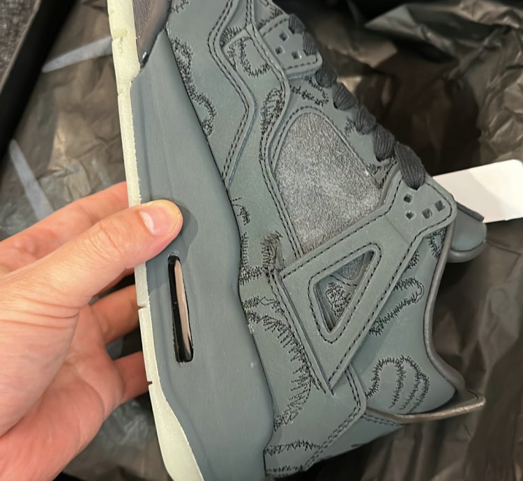 Jordan 4 Retro Kaws Black 930155-001