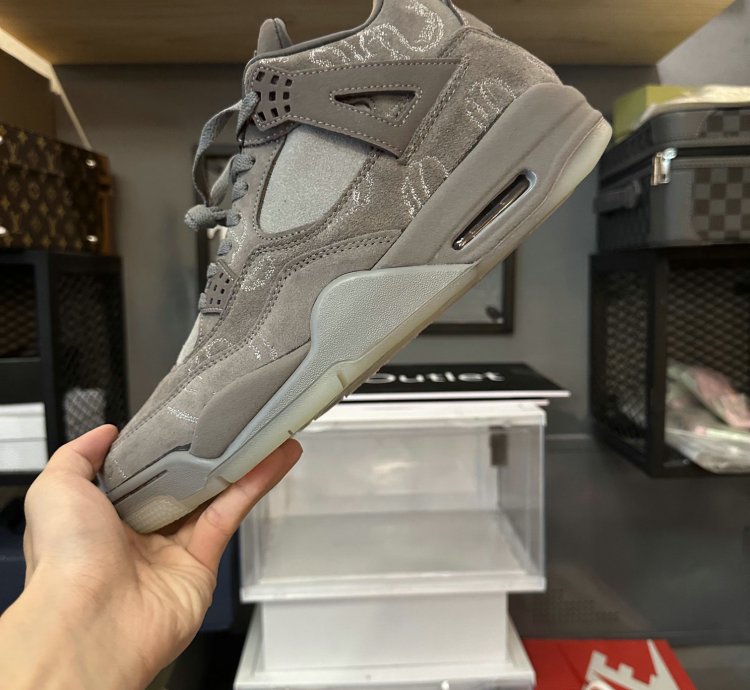Jordan 4 Retro Kaws 930155-003