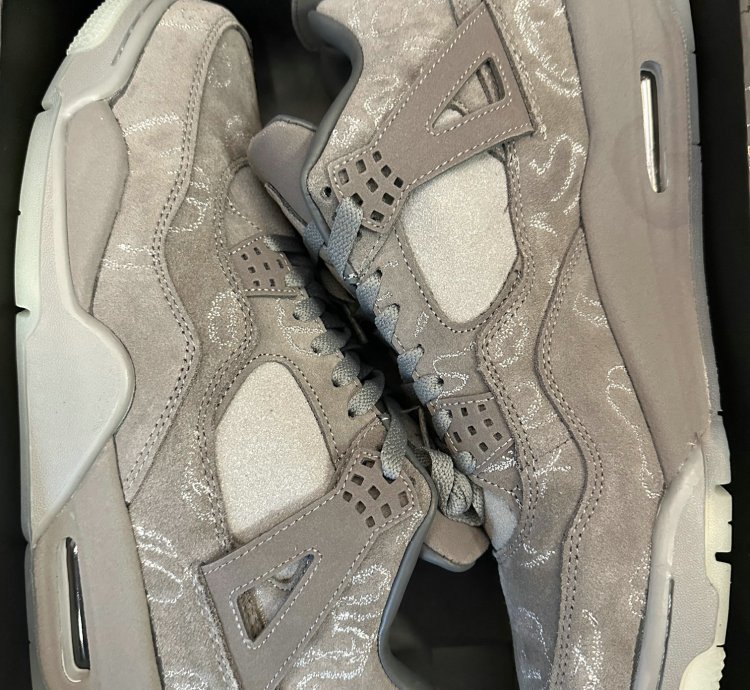 Jordan 4 Retro Kaws 930155-003