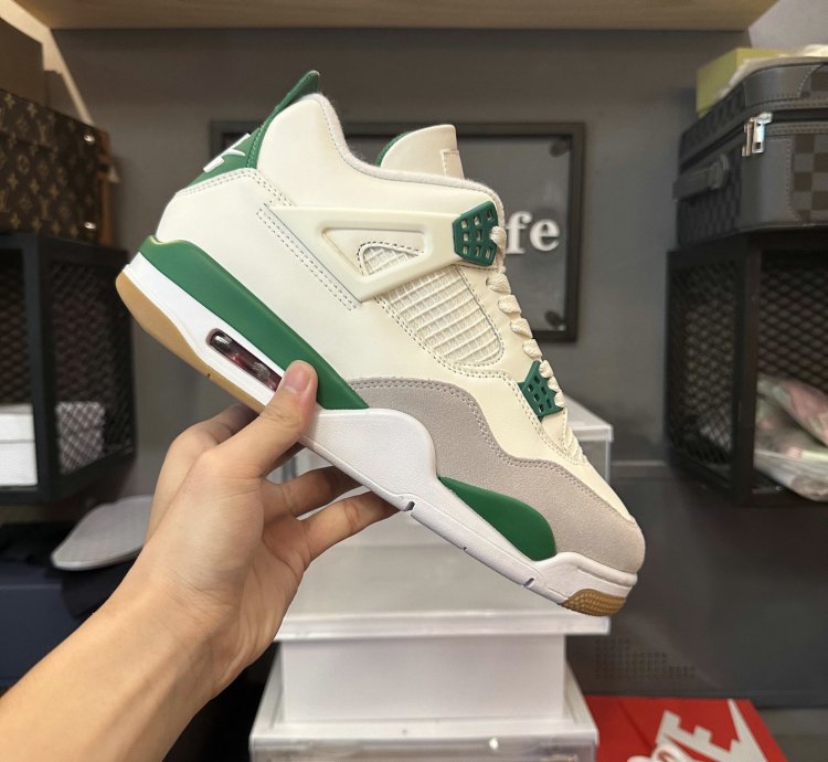 Jordan 4 Retro SB Pine Green DR5415-103
