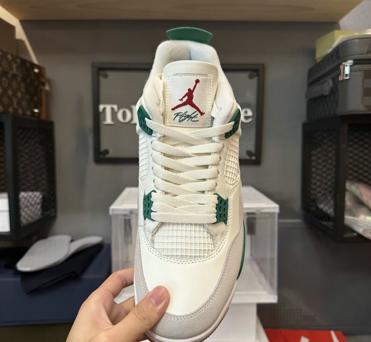 Jordan 4 Retro SB Pine Green DR5415-103