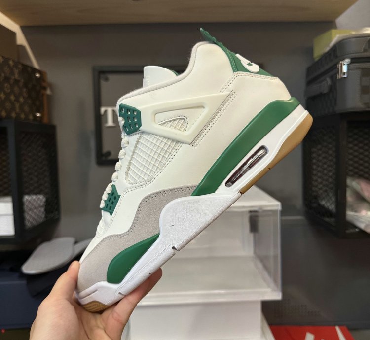 Jordan 4 Retro SB Pine Green DR5415-103