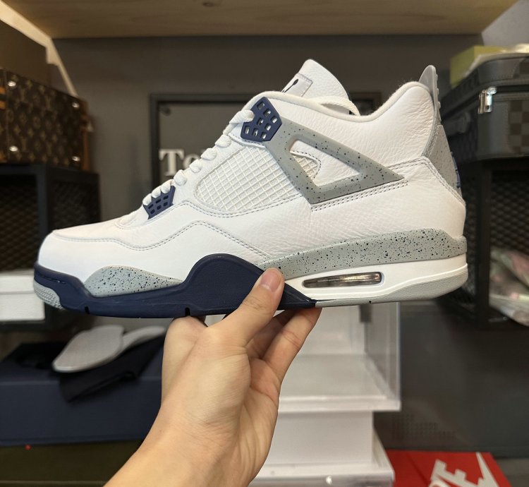 Jordan 4 Retro Midnight Navy DH6927-140