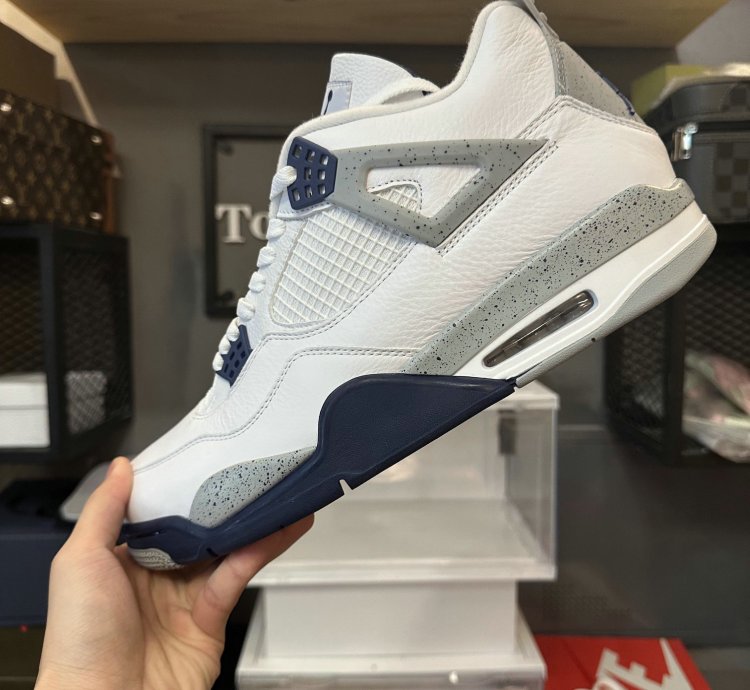 Jordan 4 Retro Midnight Navy DH6927-140