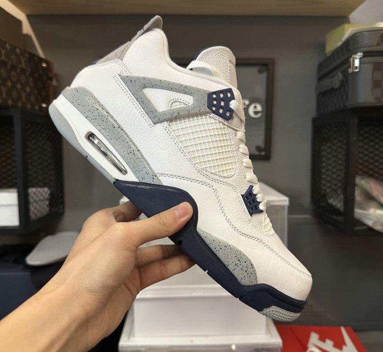 Jordan 4 Retro Midnight Navy DH6927-140