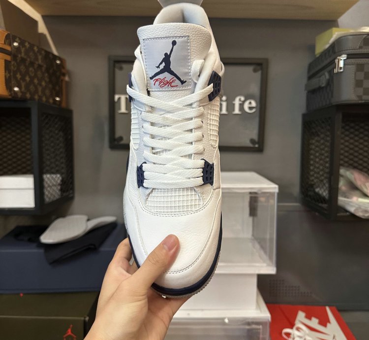 Jordan 4 Retro Midnight Navy DH6927-140