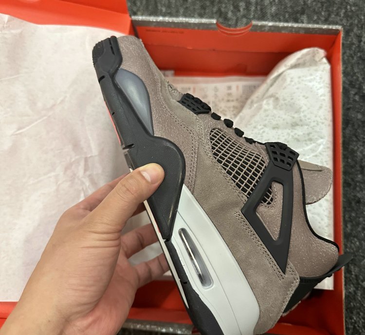 Jordan 4 Retro Taupe Haze DB0732-200