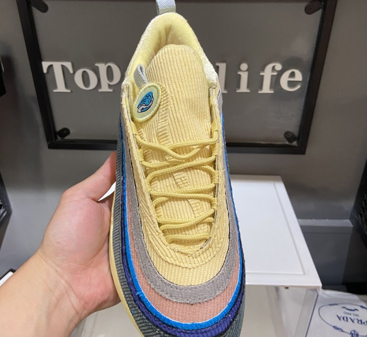 Nike Air Max 1 Shoes - AJ4219-400