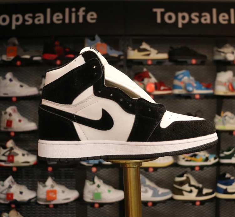 Jordan 1 Retro High Twist (Women's) CD0461-007
