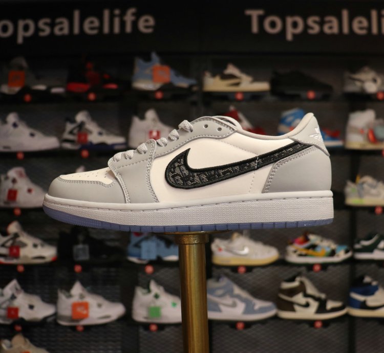 Jordan 1 Retro Low Dior CN8608-002