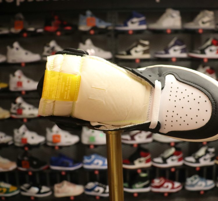 Jordan 1 Retro High White Black Volt University Gold 555088-118