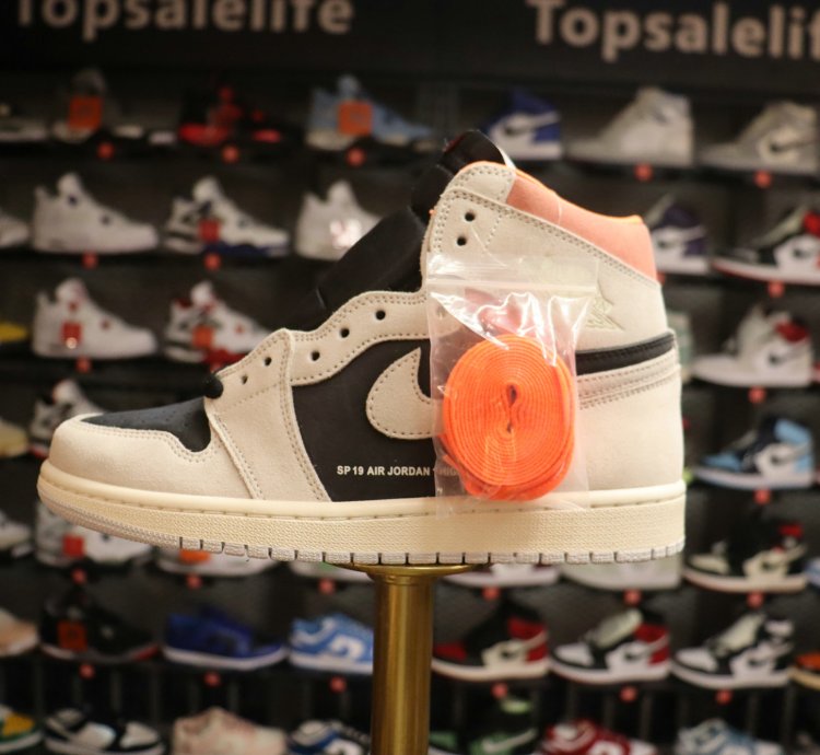 Jordan 1 Retro High Neutral Grey Hyper Crimson 555088-018