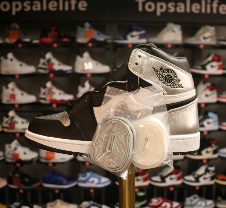 Jordan 1 Retro High Silver Toe CD0461-001