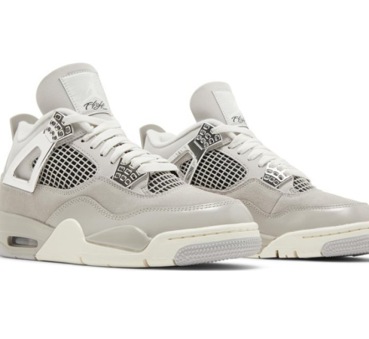 Mens Wmns Air Jordan 4 Retro Frozen Moments AQ9129 001