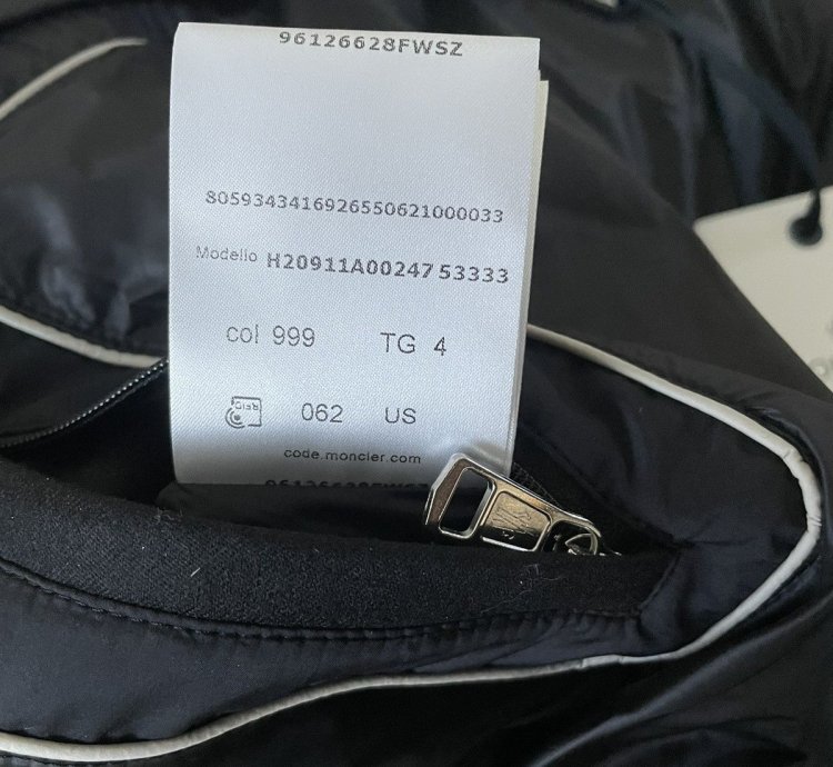 ( 2360) Moncler Melimoyu Puffer Jacket
