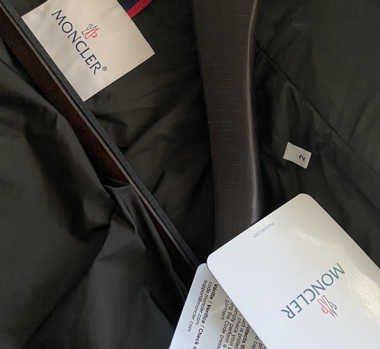 1100 BNWT Moncler Cristian field jacket