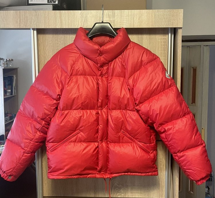 Brand NEW Moncler puffer jacket 80s